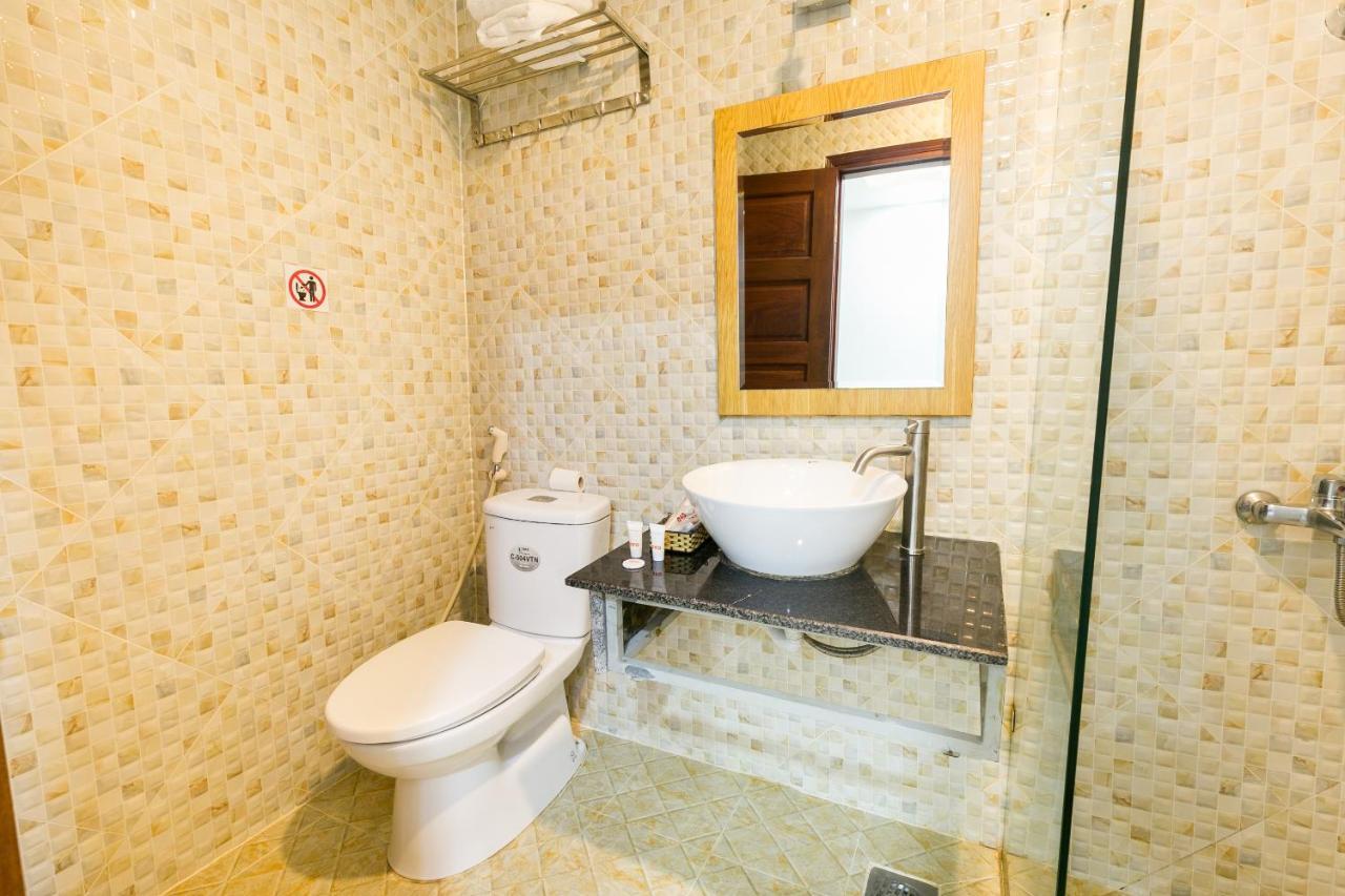 Oyo 652 Monaco Hotel Ho Chi Minh City Exterior photo
